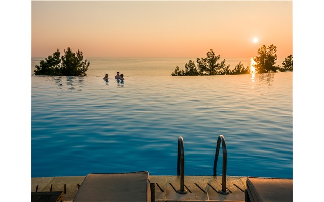 Pool 9 Ikos Oceania