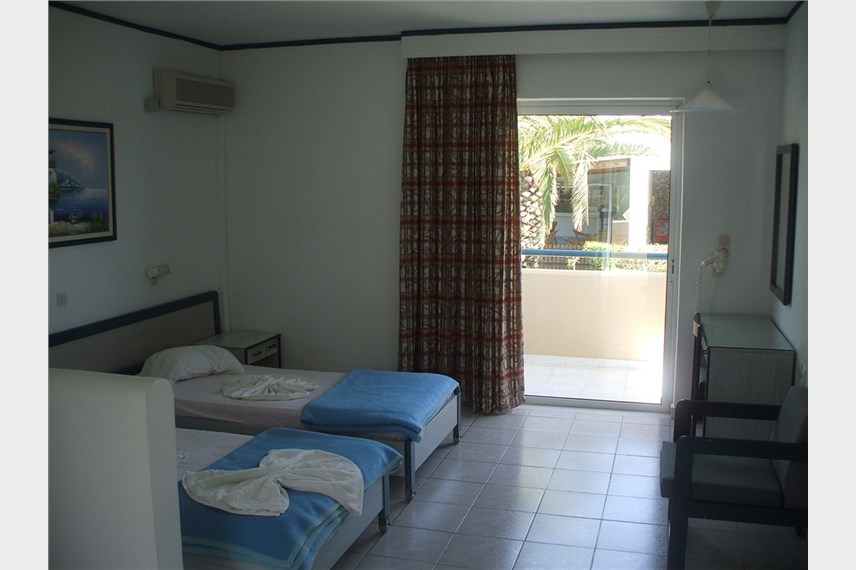  Aslanis Village