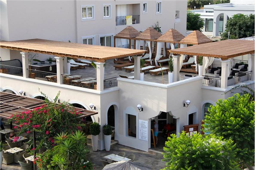  Peridis Family Resort