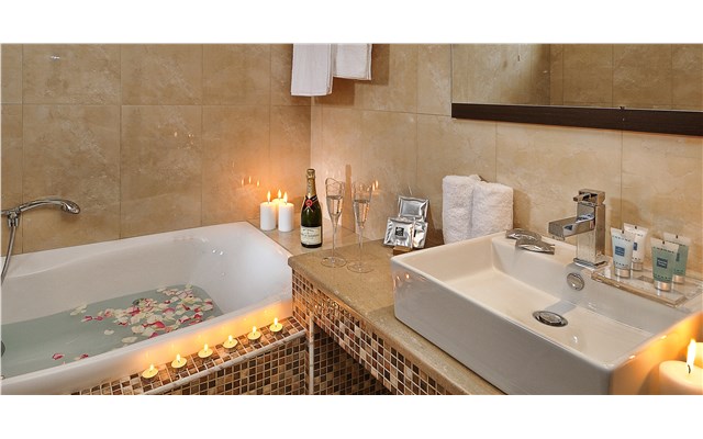 Royal Heights Resort 