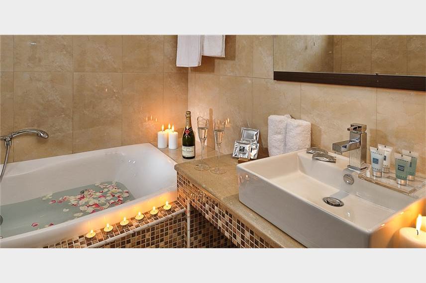  Royal Heights Resort