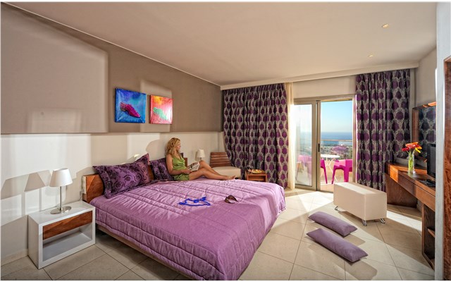 Royal Heights Resort 