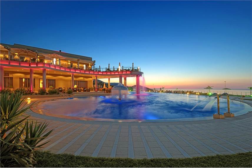  Royal Heights Resort