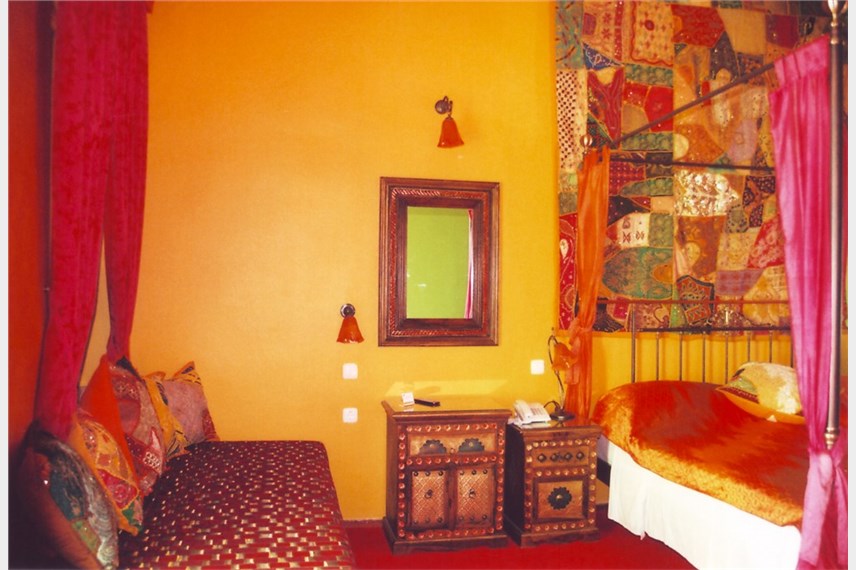  Nikos Takis Fashion Hotel