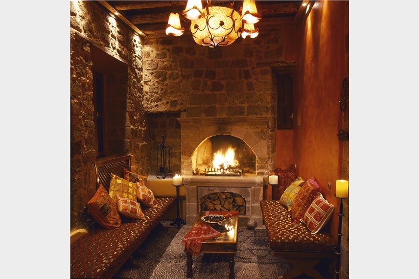  Nikos Takis Fashion Hotel