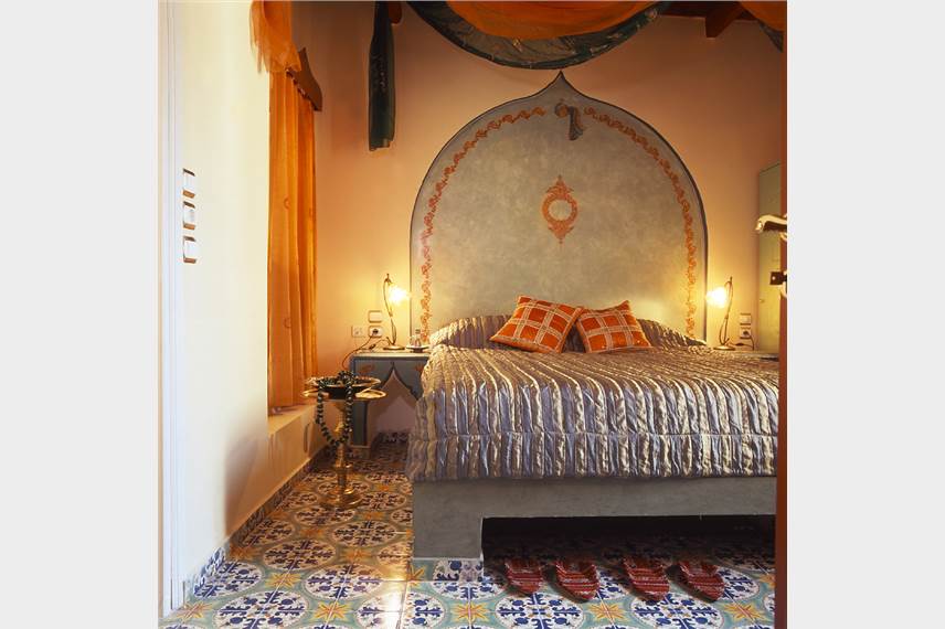  Nikos Takis Fashion Hotel