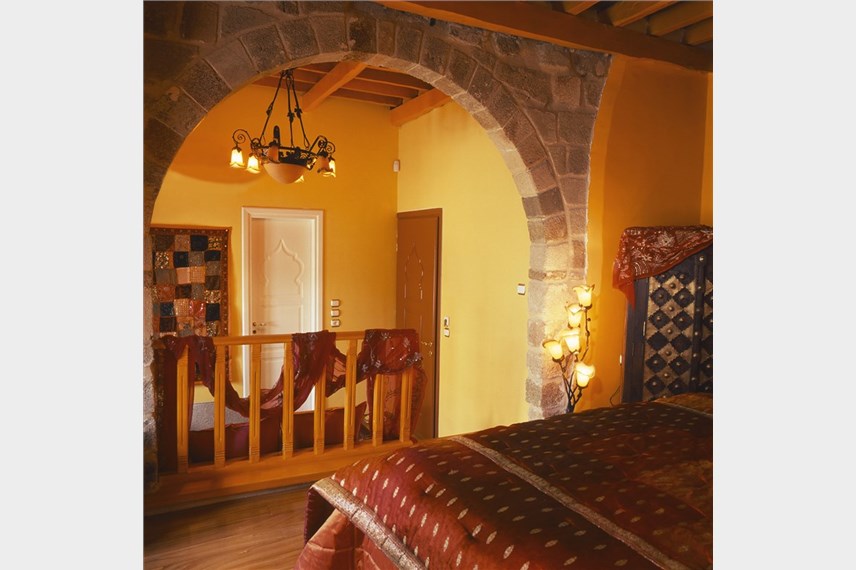 Nikos Takis Fashion Hotel