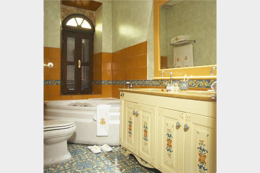  Nikos Takis Fashion Hotel