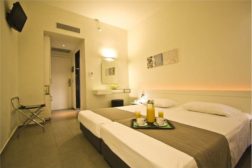  Atlantis City Hotel