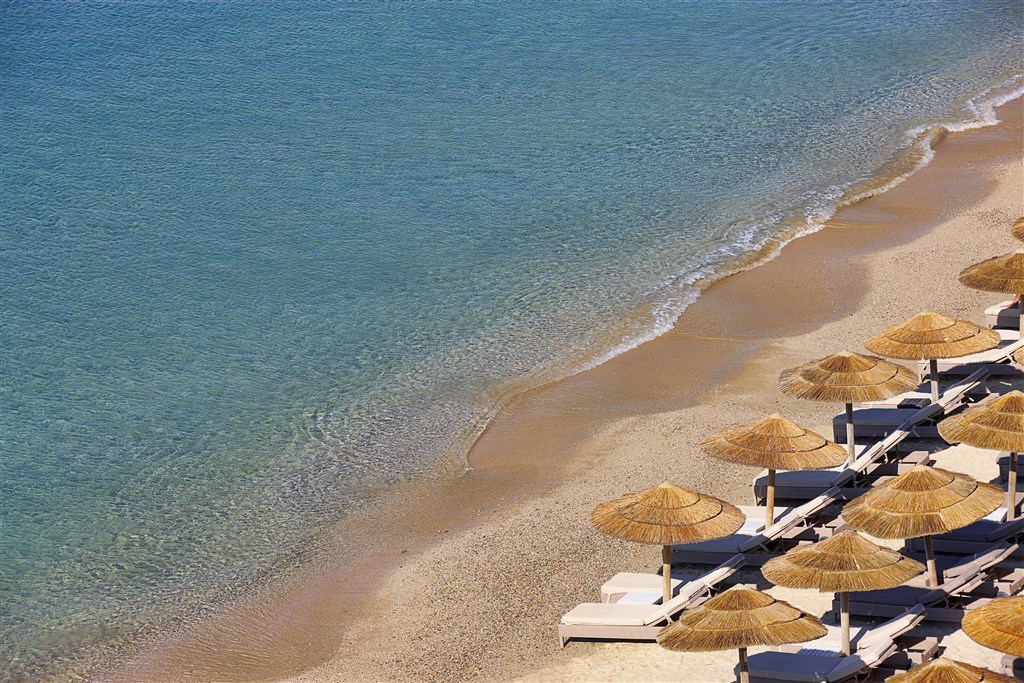 Písečná pláž v Řecku