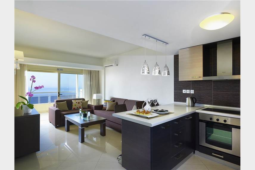  Macaris Suites and SPA