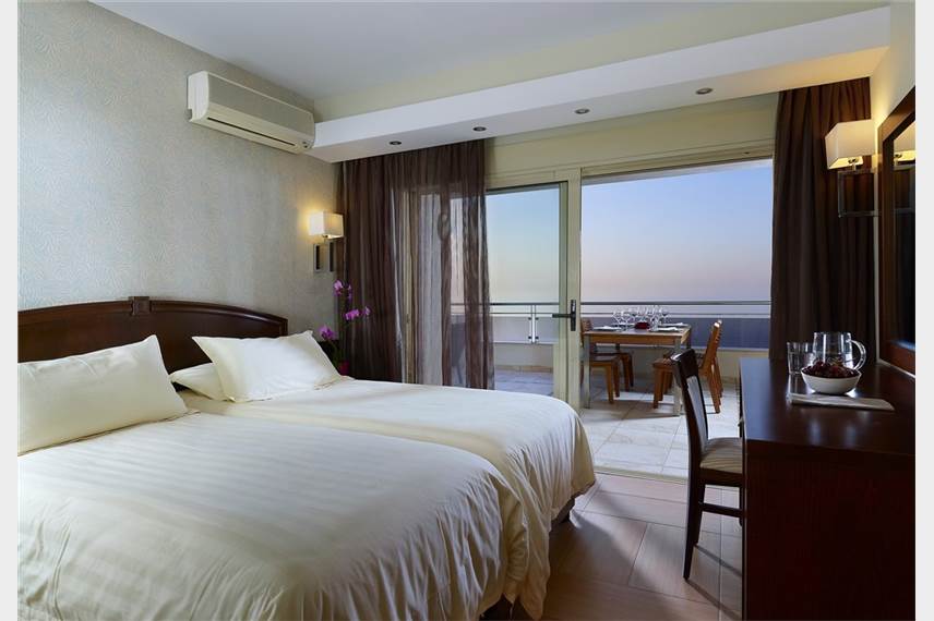  Macaris Suites and SPA