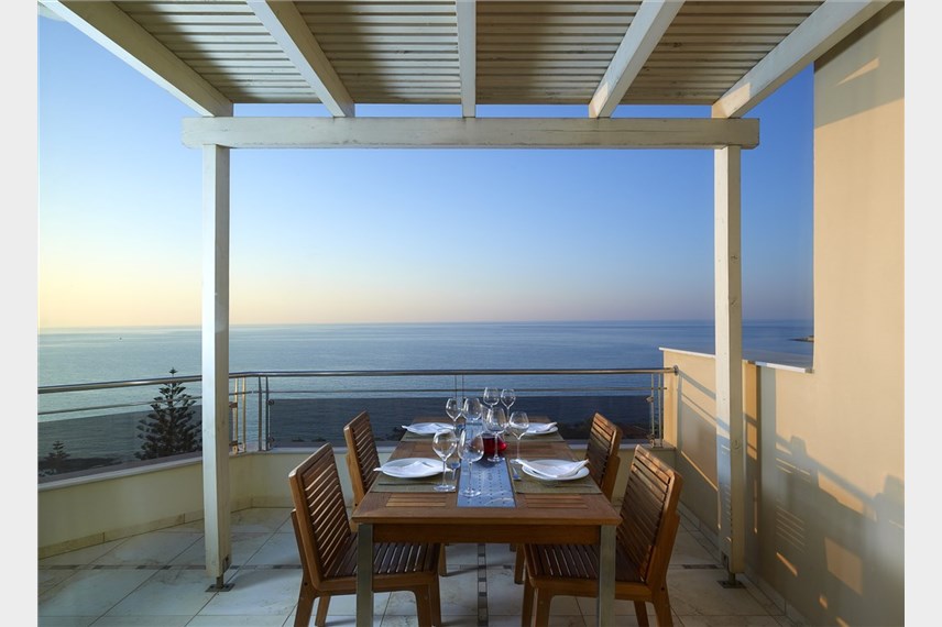  Macaris Suites and SPA