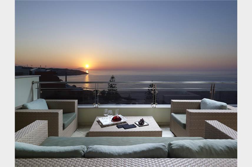  Macaris Suites and SPA