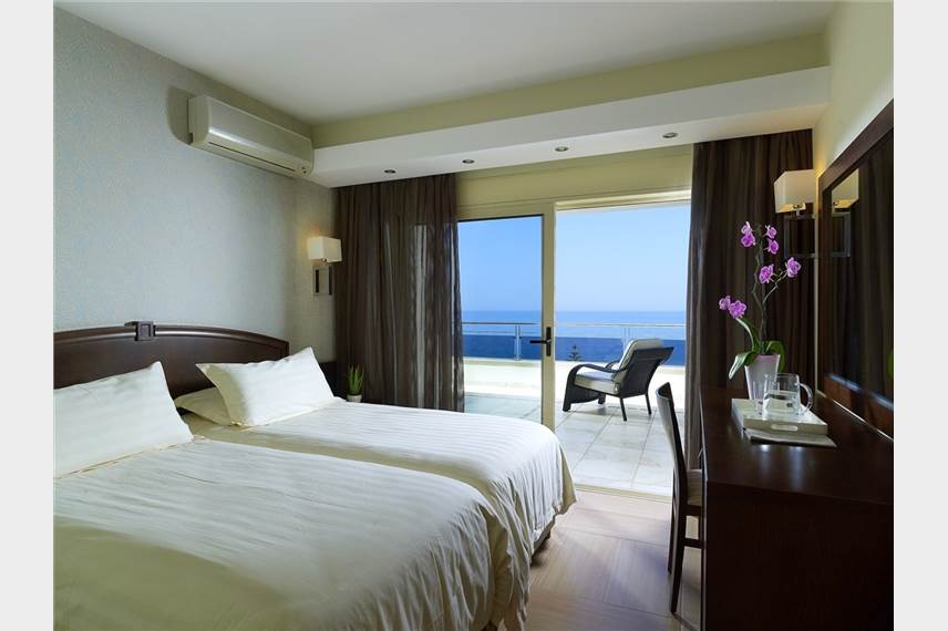  Macaris Suites and SPA
