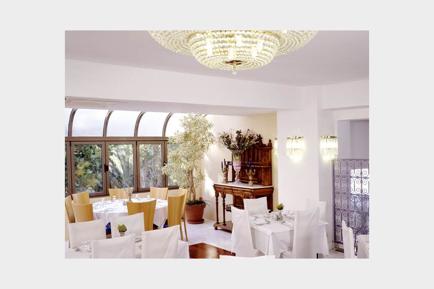  Dionysos Hotel
