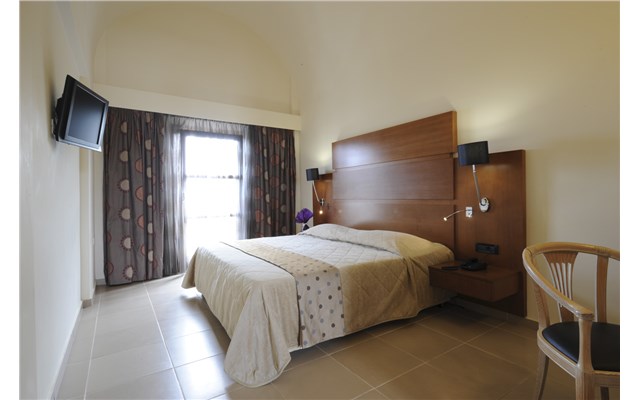 Aressana SPA Hotel and Suites 