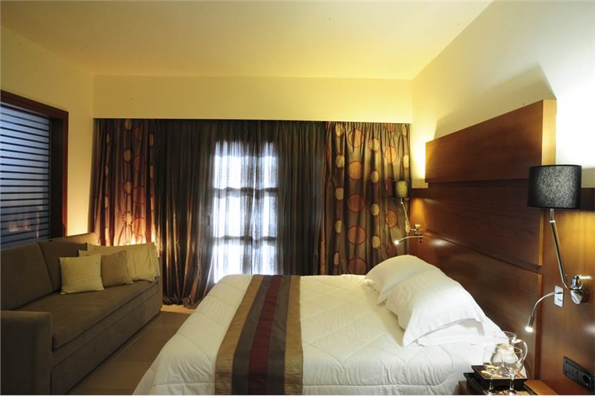  Aressana SPA Hotel and Suites