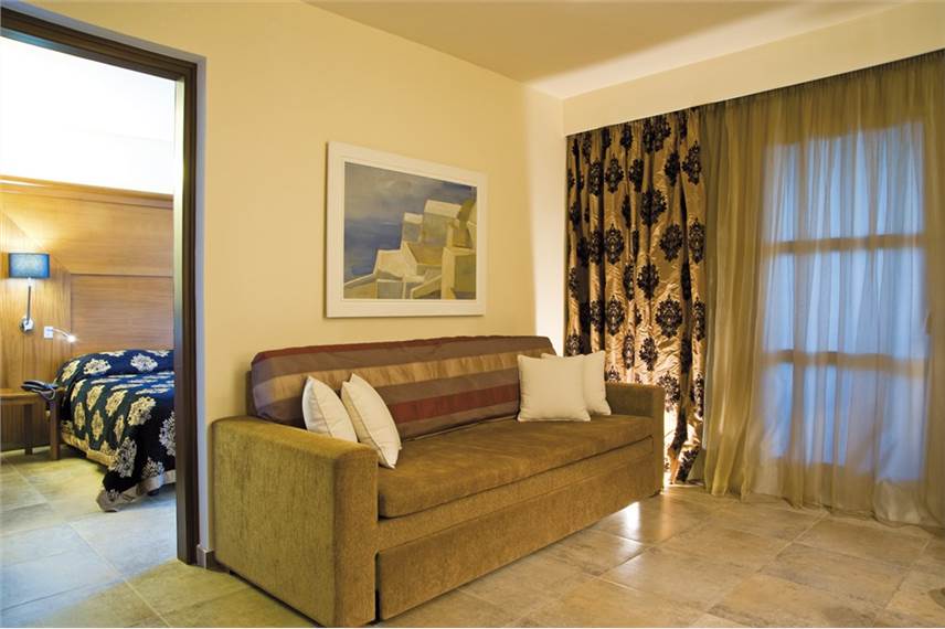  Aressana SPA Hotel and Suites