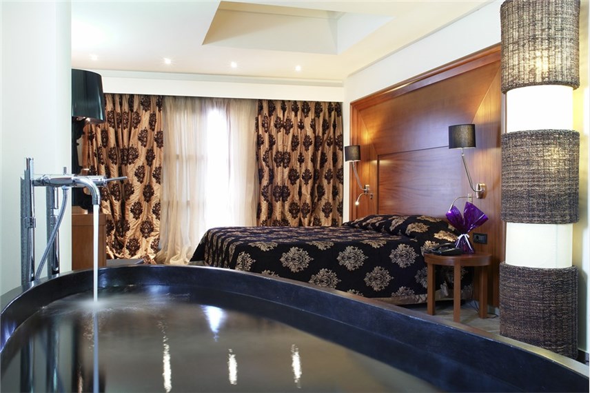  Aressana SPA Hotel and Suites