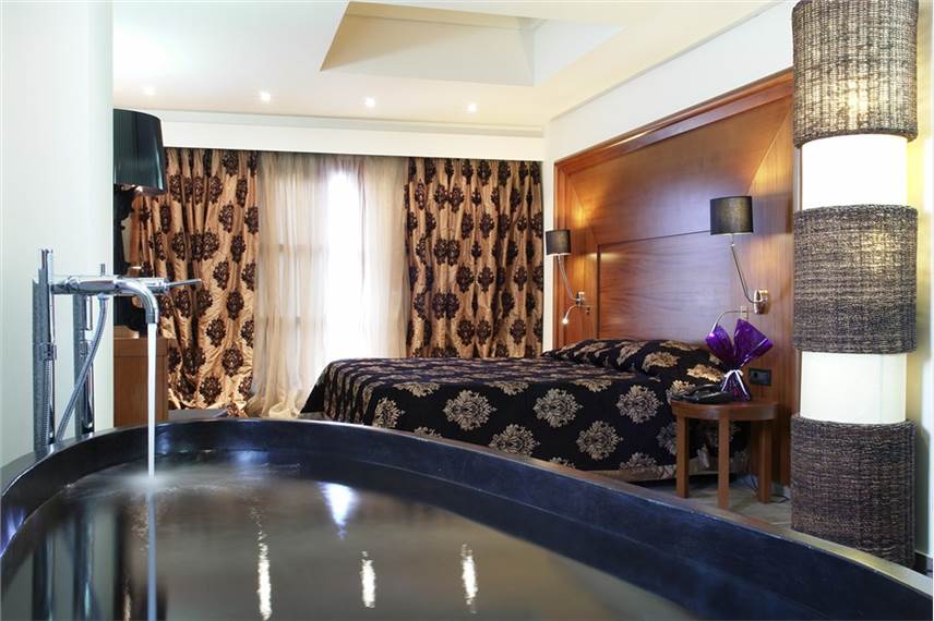 Aressana SPA Hotel and Suites