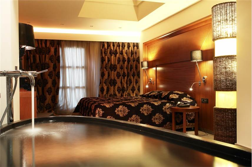 Aressana SPA Hotel and Suites