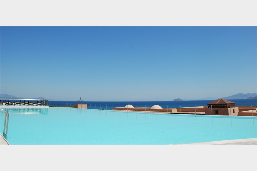  Helona Resort