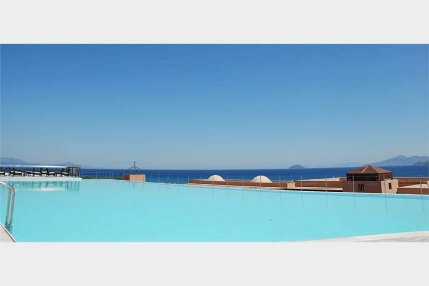  Helona Resort