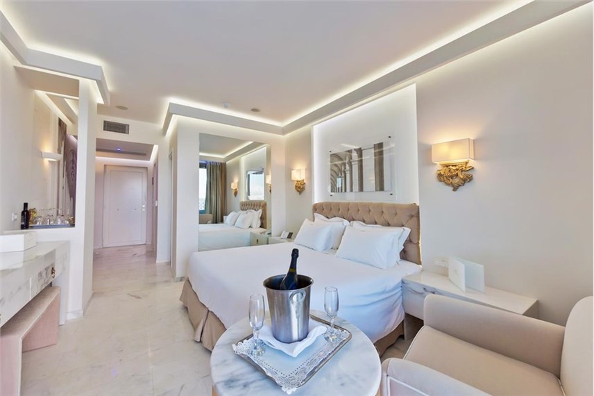  Royal Marmin Bay Boutique and Art