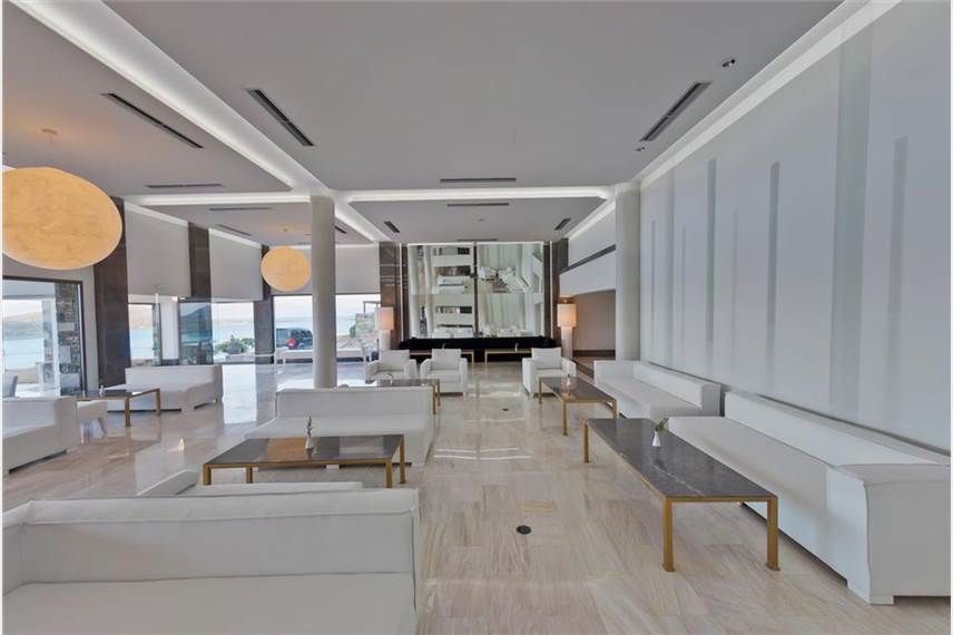  Royal Marmin Bay Boutique and Art