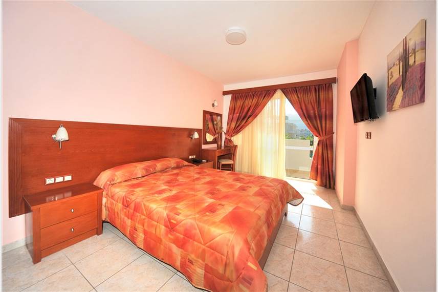  Pelopas suites