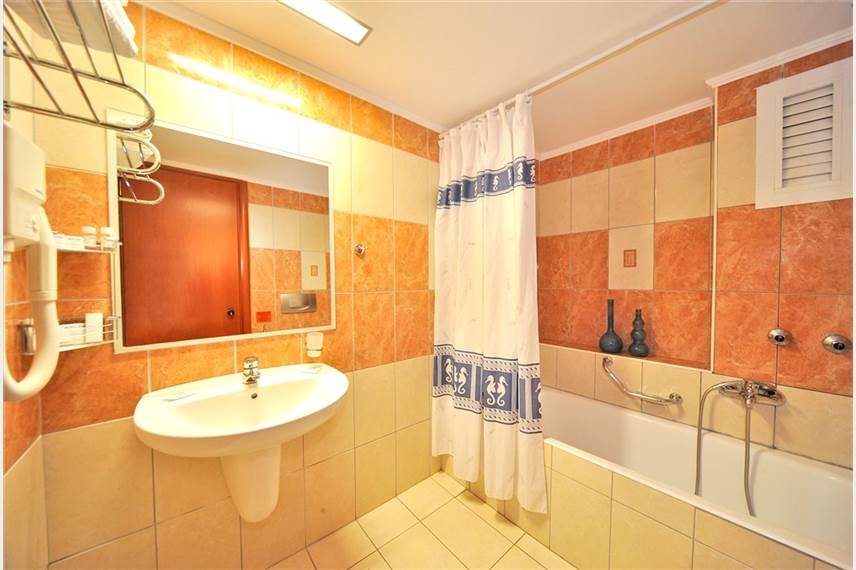 Pelopas suites