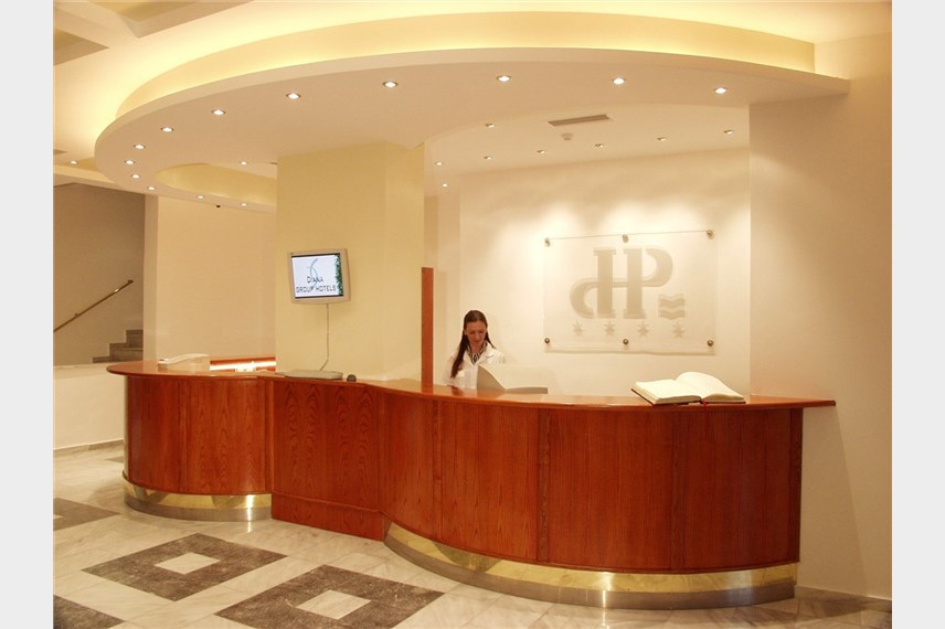  Diana Palace