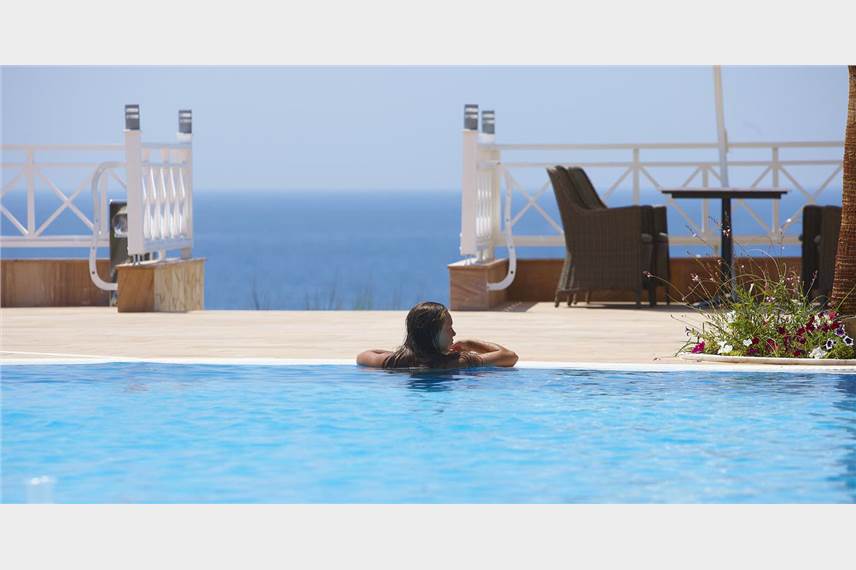  Pomegranate Wellness Spa Hotel