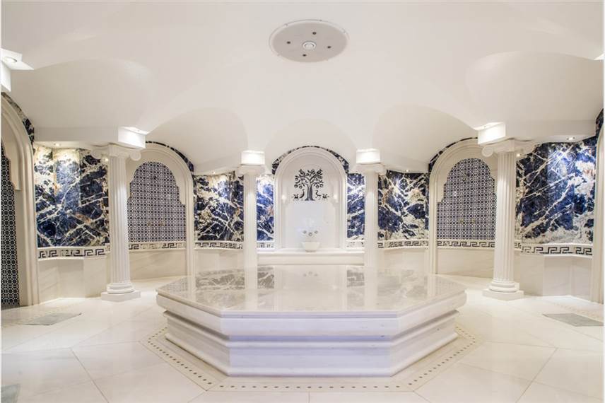  Pomegranate Wellness Spa Hotel
