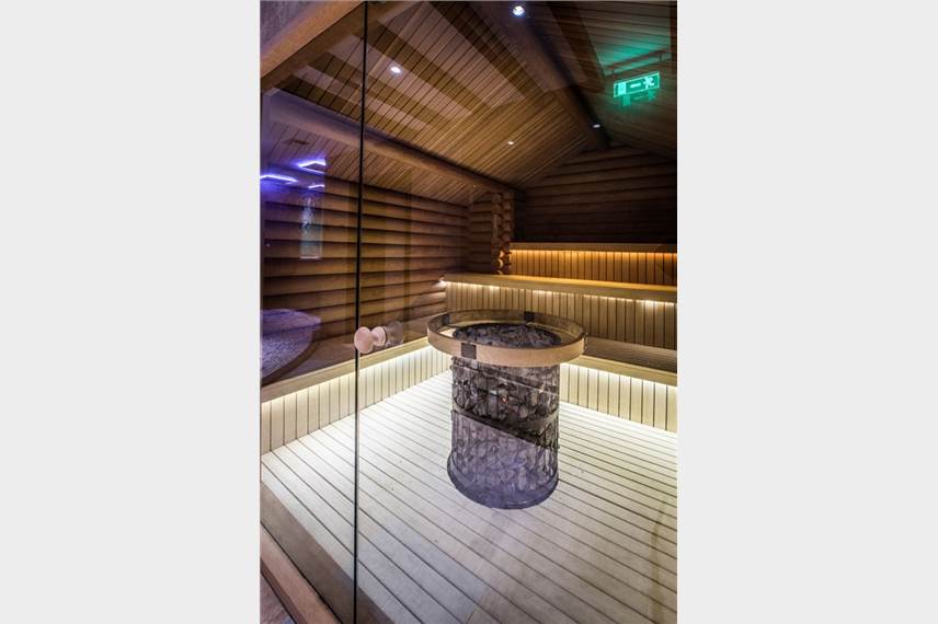  Pomegranate Wellness Spa Hotel