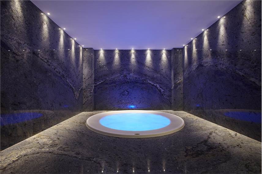  Pomegranate Wellness Spa Hotel