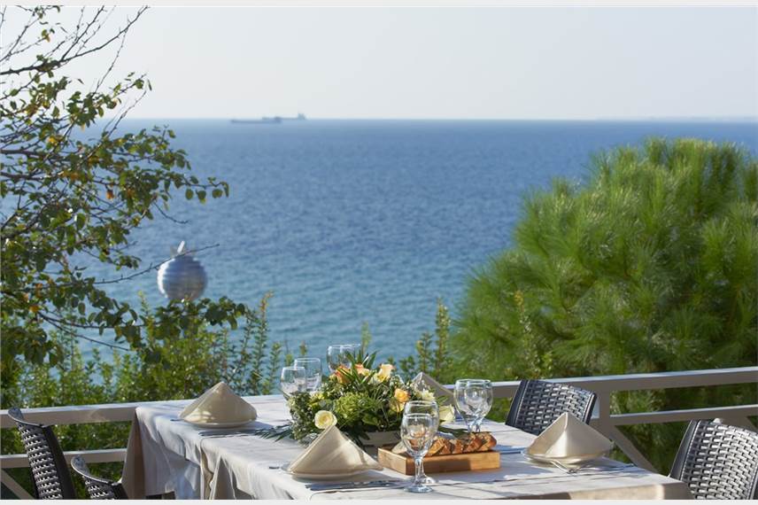  Pomegranate Wellness Spa Hotel