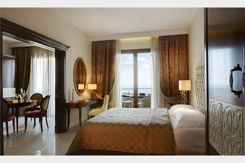  Pomegranate Wellness Spa Hotel