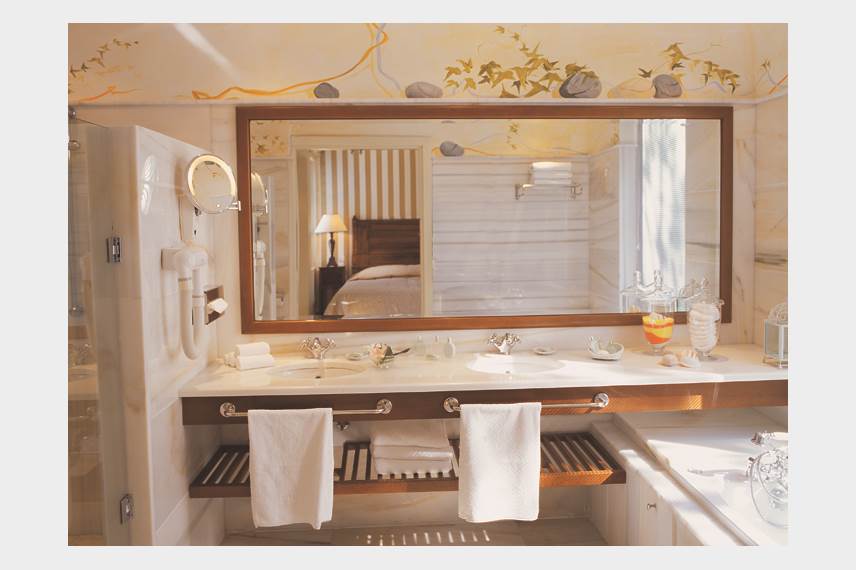  Elounda Gulf Villas and Suites