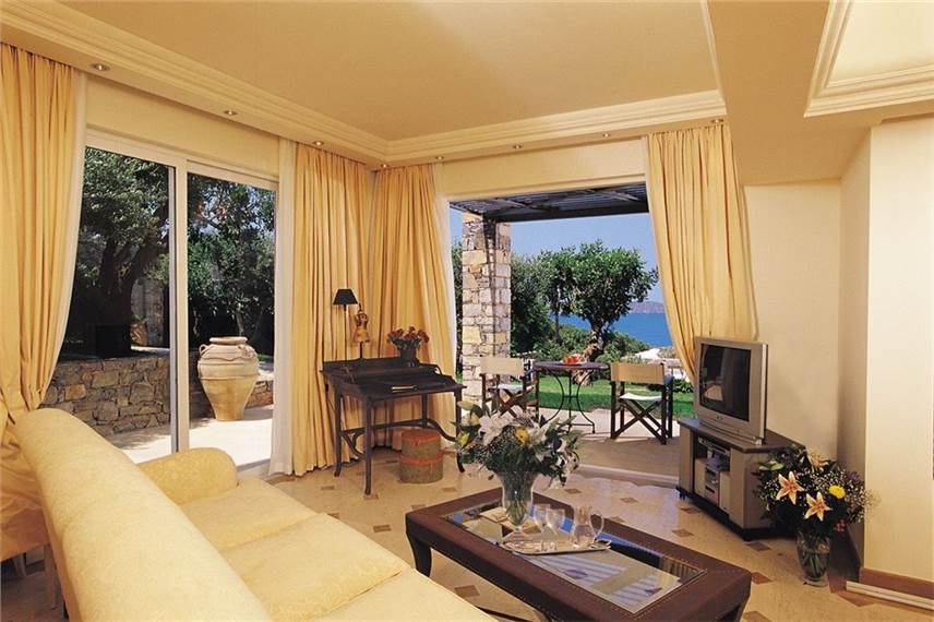  Elounda Gulf Villas and Suites