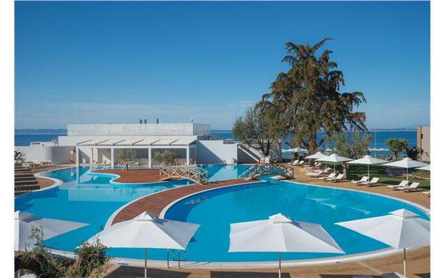 Beach Pool Ikos Olivia