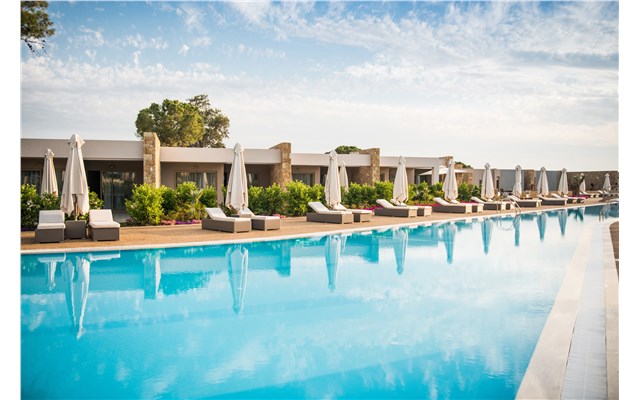 Deluxe Collection Pool Ikos Olivia