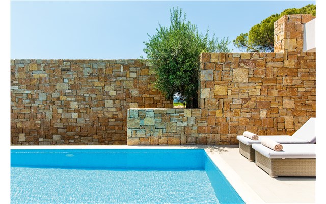 Suite private Pool detail Ikos Olivia