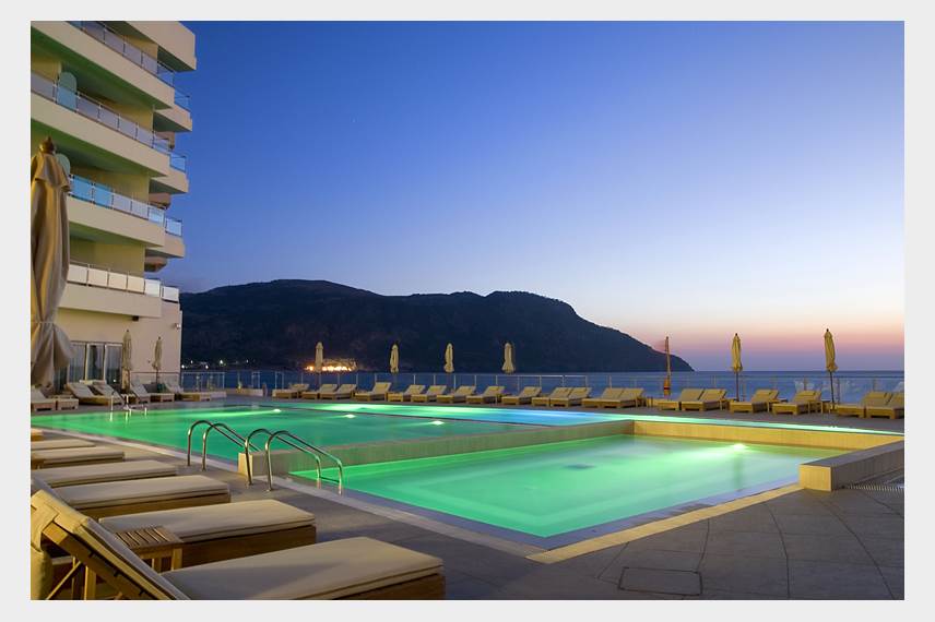  Konstantinos Palace