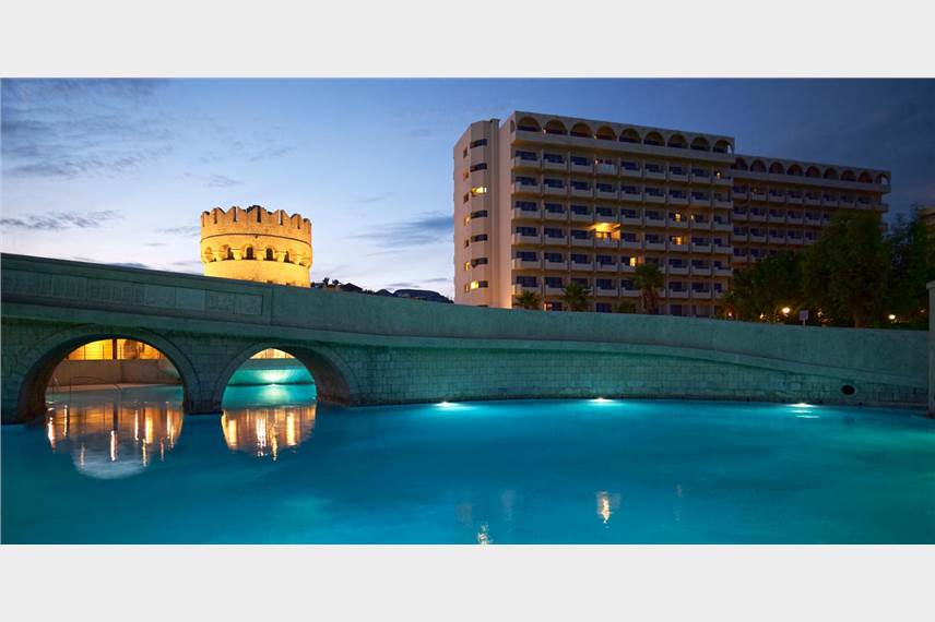  Esperos Palace