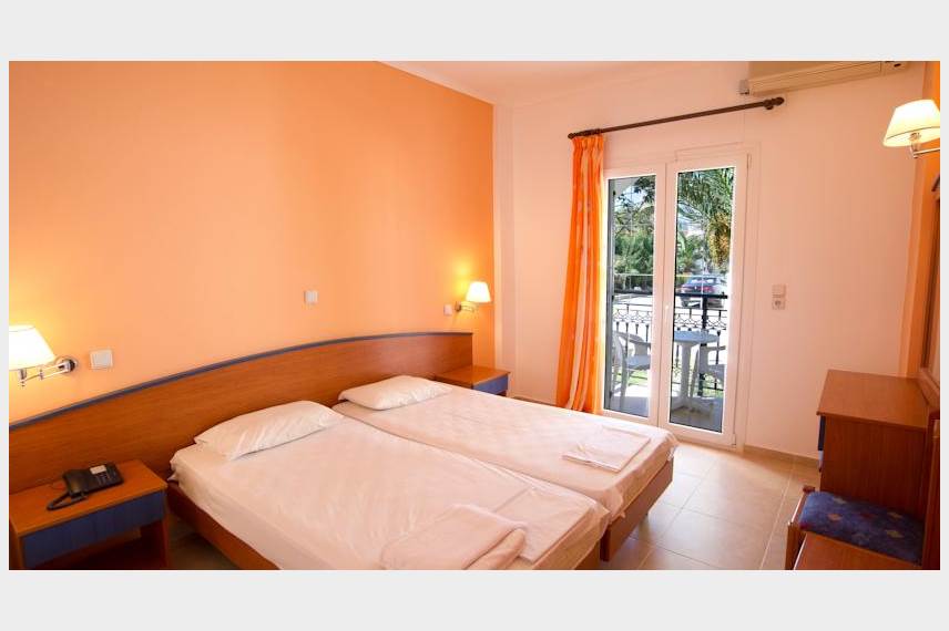  Metaxa Hotel