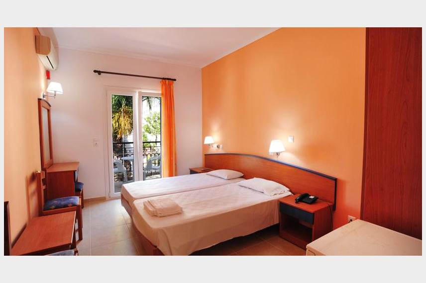  Metaxa Hotel
