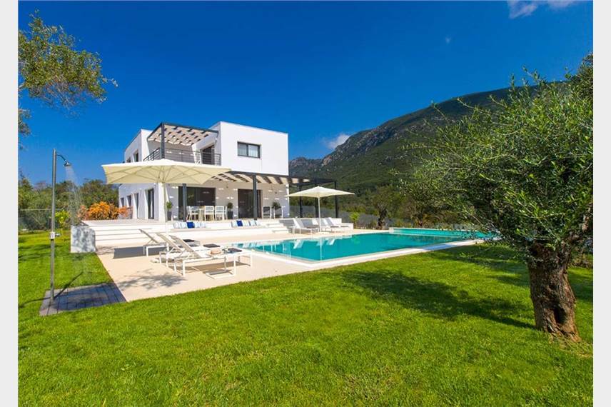  Al Myra Villas
