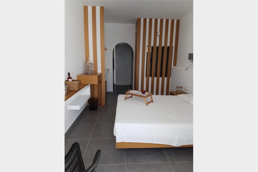 Suites Alexander Studios and Suites